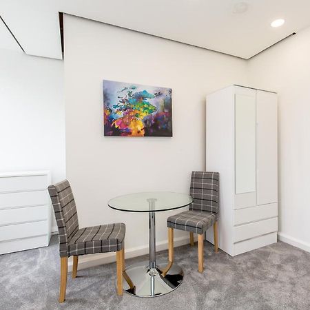 Modern Studio Next To Edinburgh Castle Apartment Exterior photo